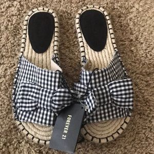 NWT Forever 21 Sandals